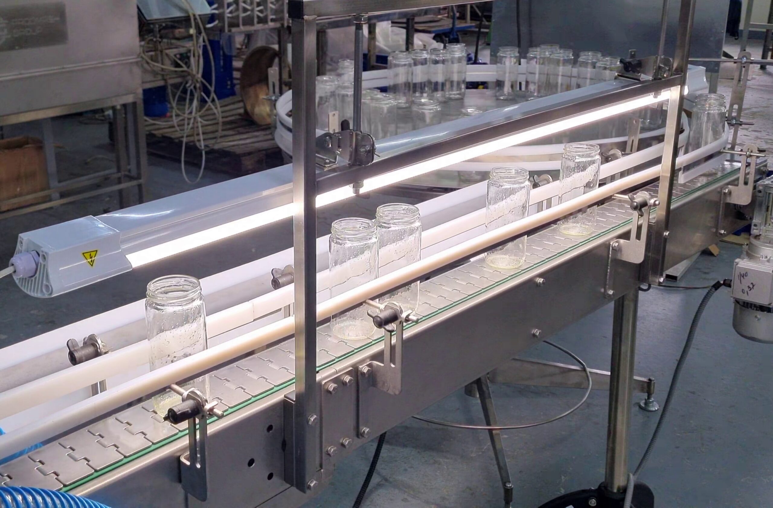 Plate chain conveyor